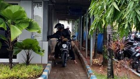 Bayar Pajak Kendaraan Bermotor Lebih Cepat Melalui Samsat Drive Thru