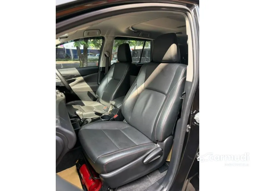 2022 Toyota Kijang Innova Venturer MPV