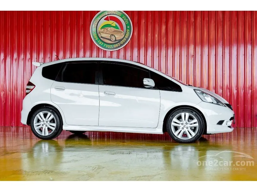 2011 Honda JAZZ SV Hatchback