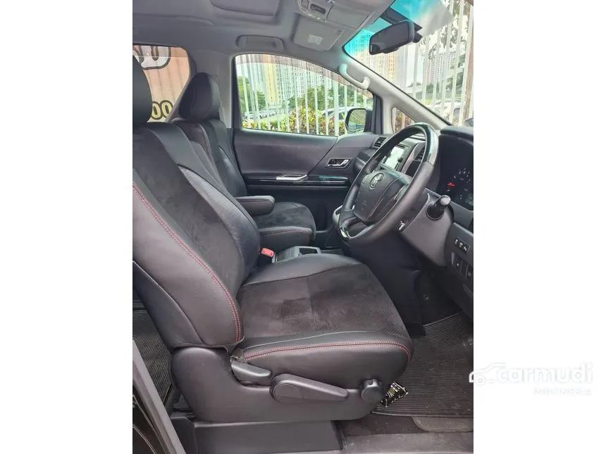 2013 Toyota Vellfire Z MPV