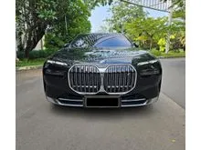 2024 BMW i7 0.0 xDrive60 Gran Lusso Sedan Black on Brown Odo 7 Rb (TERMURAH)