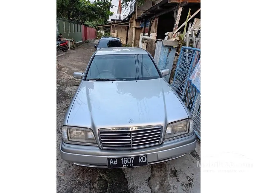 1996 Mercedes-Benz C200 Sedan