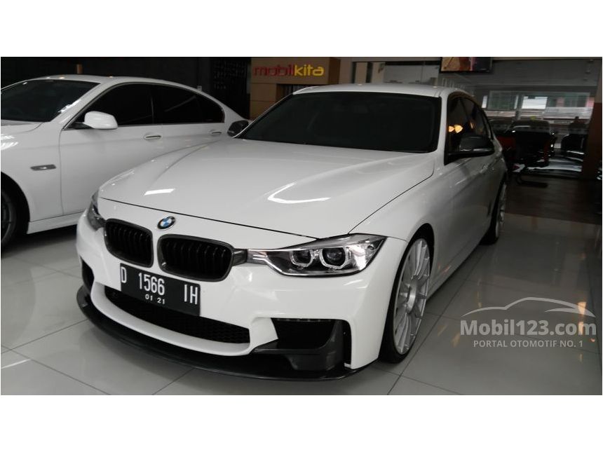 Foto Mobil Bmw 320i Sport 2013