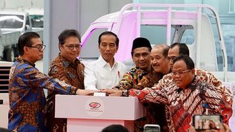 Pabrik PT SMK Mampu Produksi 12.000 Mobil Per Tahun