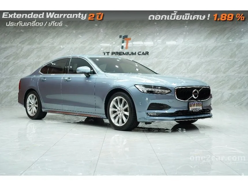 2018 Volvo S90 D4 Momentum Sedan