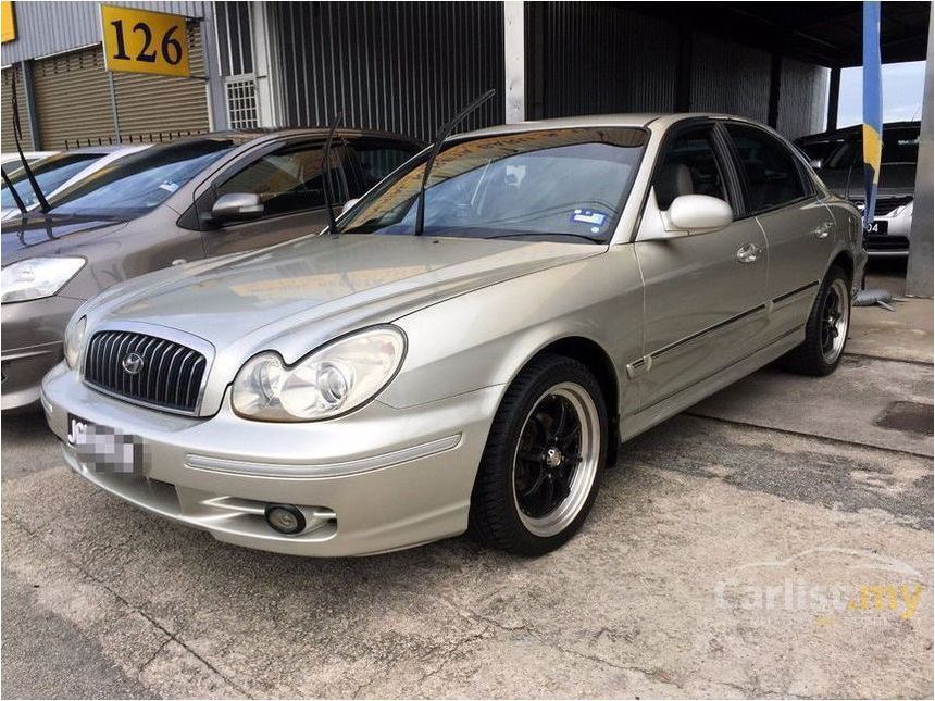 Hyundai Sonata 2002 2.0 in Johor Automatic Sedan Gold for 