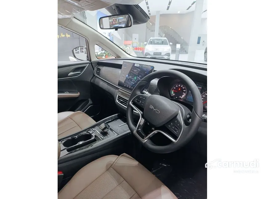 2025 BYD M6 Standard 7-seaters MPV