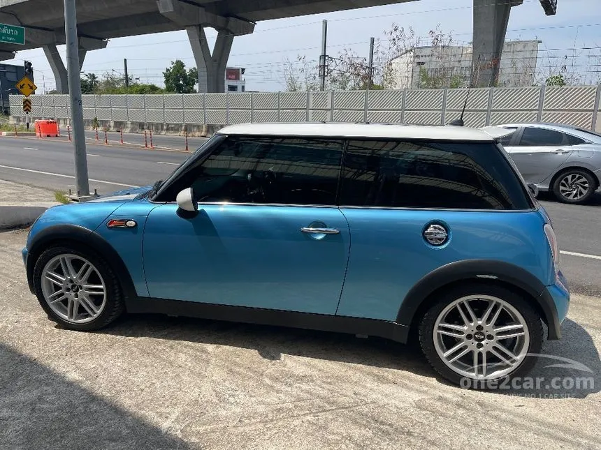 2005 Mini COOPER 3-Door Hatchback