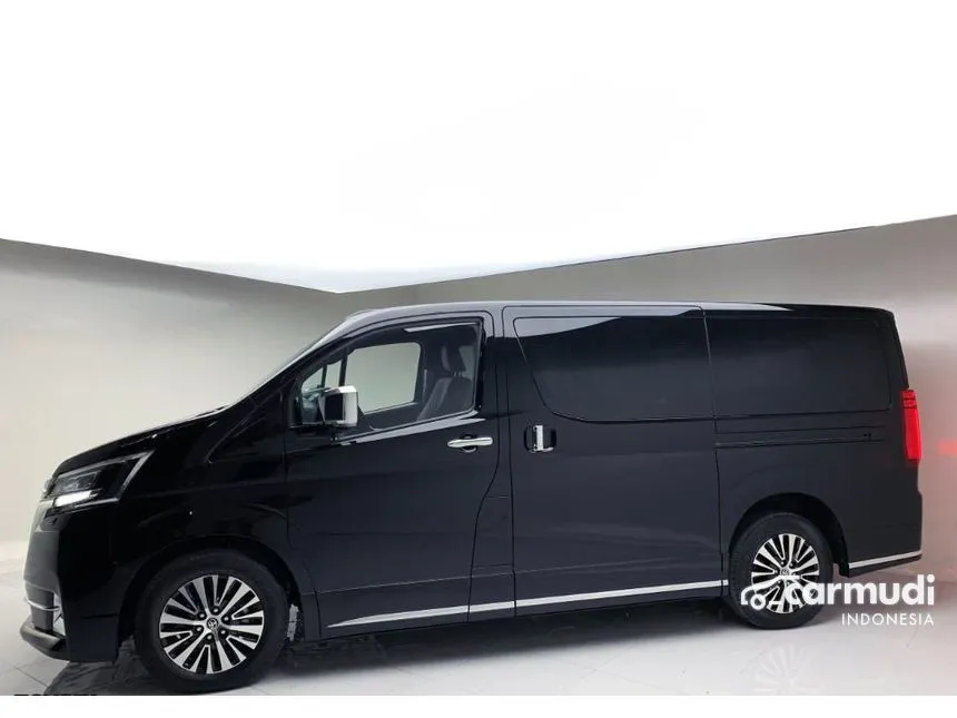 2024 Toyota GranAce Premium MPV