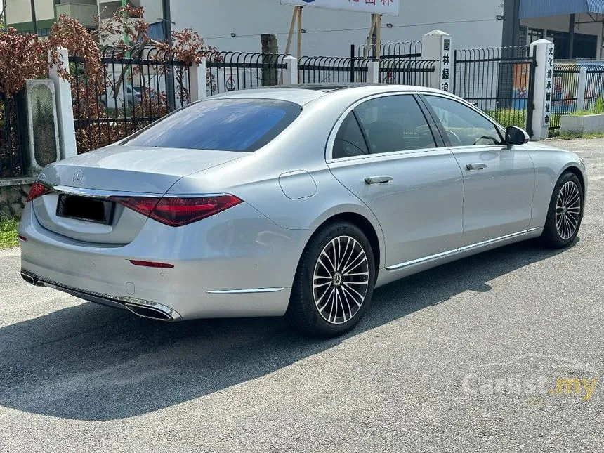 2022 Mercedes-Benz S580e Sedan