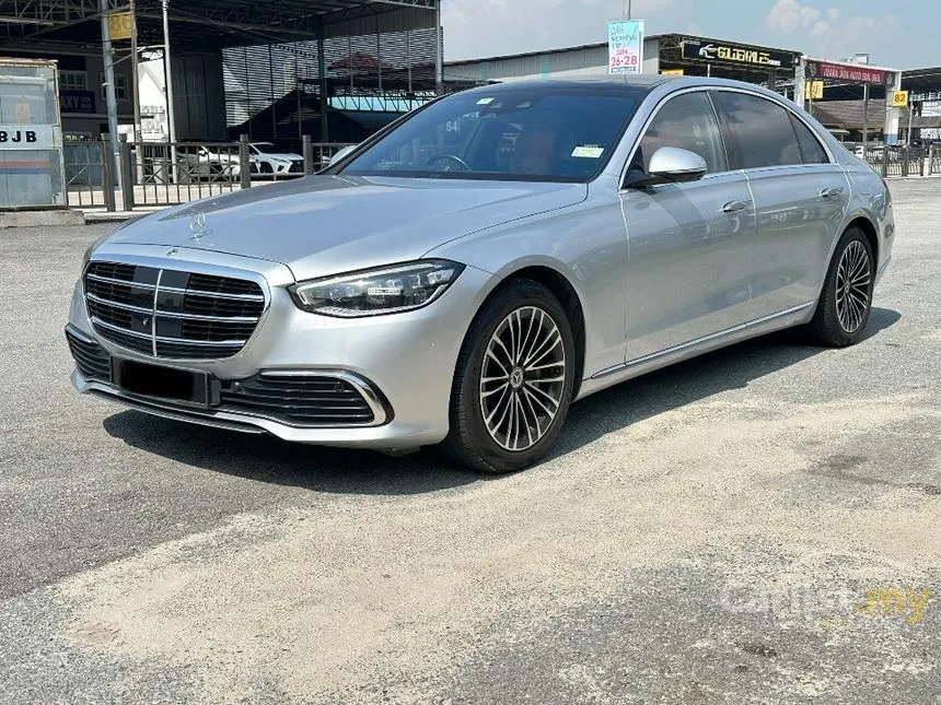 2022 Mercedes-Benz S580e Sedan