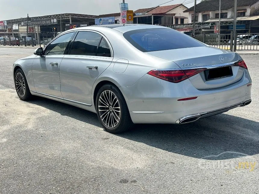 2022 Mercedes-Benz S580e Sedan
