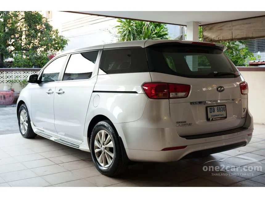 2015 Kia Grand Carnival LX Wagon
