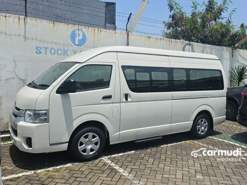 2024 Toyota Hiace Commuter Van Wagon