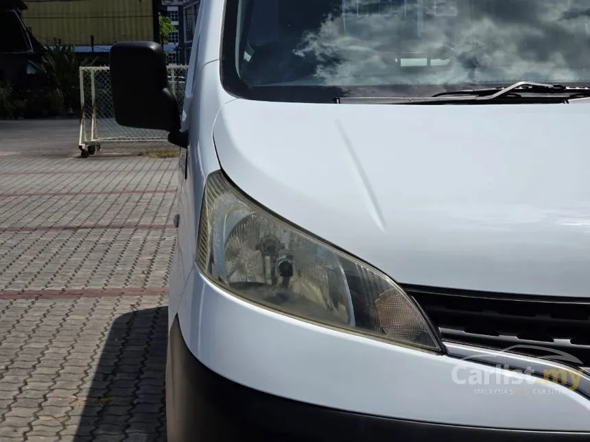 2018 Nissan NV200 Semi Panel Van