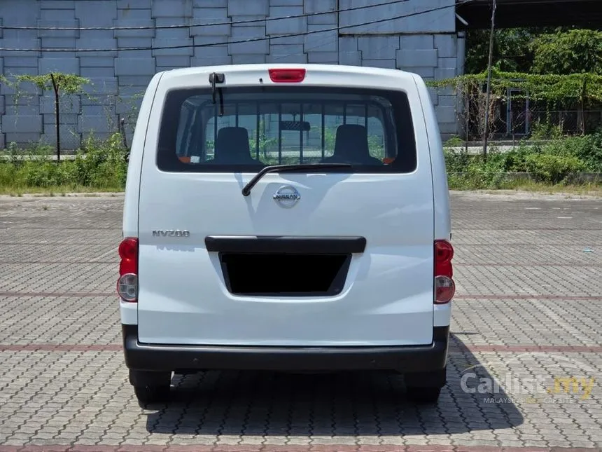 2018 Nissan NV200 Semi Panel Van