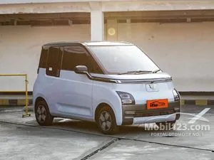 2023 Wuling Air EV Long Range + Charging Pile Hatchback