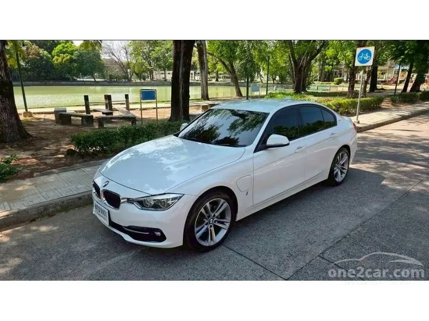 2019 BMW 330e Sport Sedan