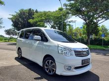 Toyota NAV1 2.0 V AT 2013 Tipe Tertinggi Sangat terawat Istimewa!!