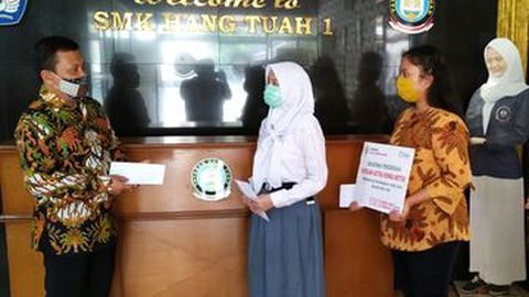AHM Gelontorkan Beasiswa Senilai Ratusan Juta Rupiah ke Sekolah Binaan