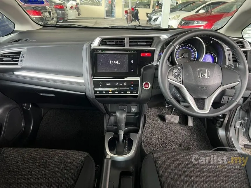 2016 Honda Jazz V i-VTEC Hatchback