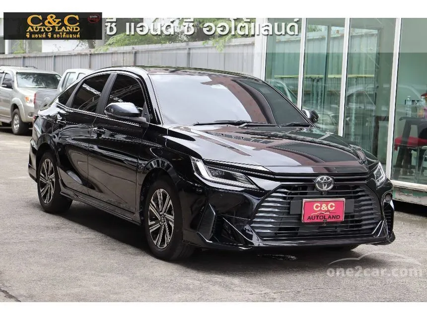 2024 Toyota Yaris Ativ Premium Luxury Sedan