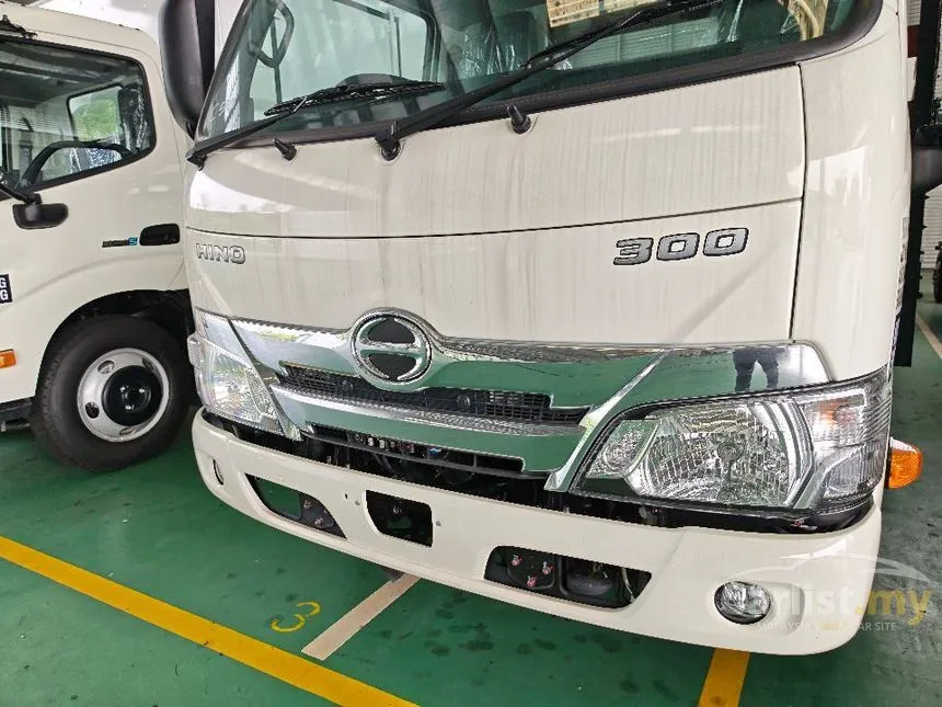 2026 Hino 300 Series XZU600R Lorry