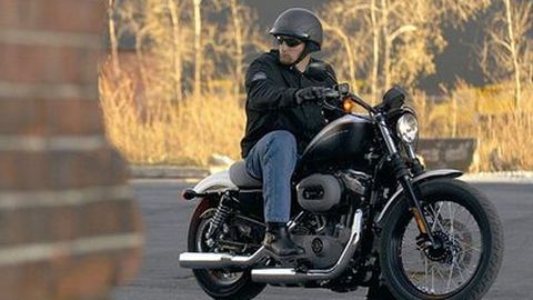 Mabua Harley-Davidson Usulkan Pelat Nomor Depan Moge Pakai Stiker