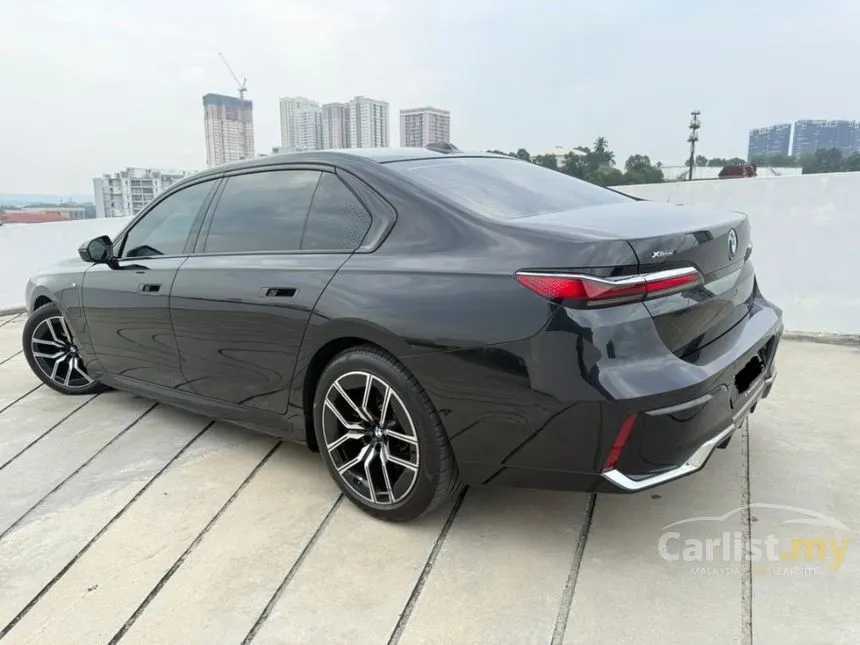 2025 BMW 750e xDrive M Sport Pure Excellence Sedan