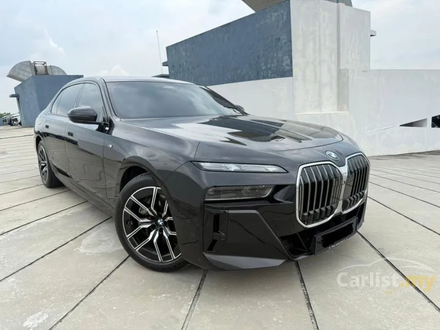 2025 BMW 750e xDrive M Sport Pure Excellence Sedan