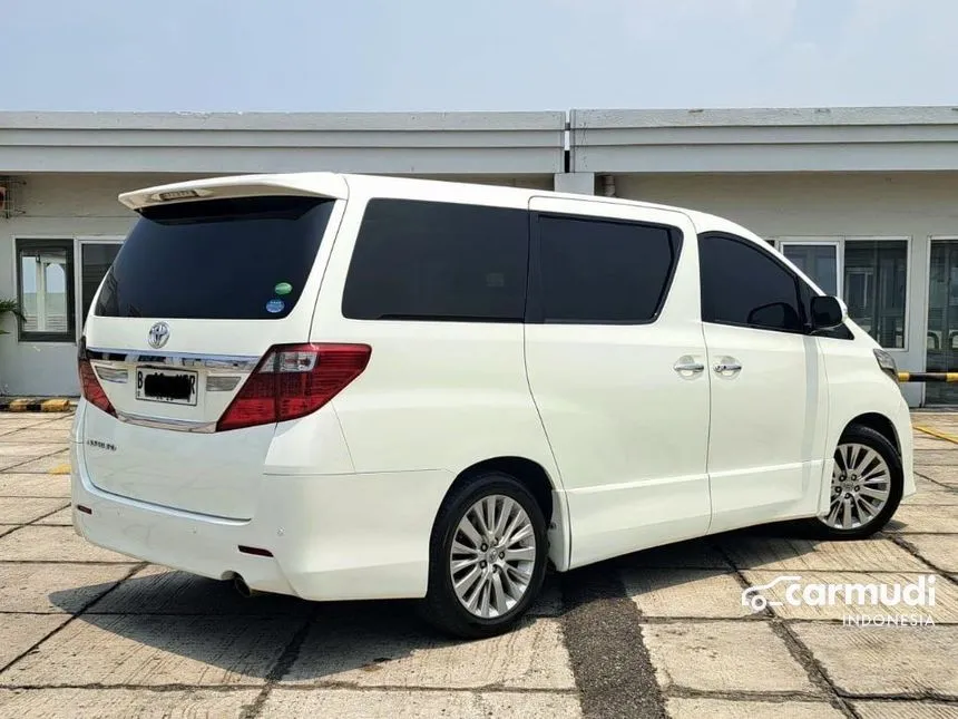 2013 Toyota Alphard SC MPV