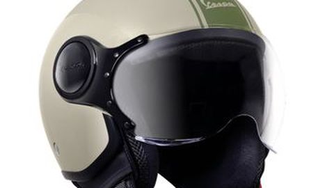 Makin Gaya Saat Naik Vespa, Ada Koleksi Helm Resmi Terbaru
