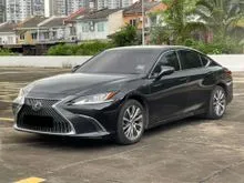 2019 Register 2020 Lexus ES 250 2.5 Premium / Full services record / Keyless push start / sport, normal & eco DRIVE experience / Sunroof & memory seat