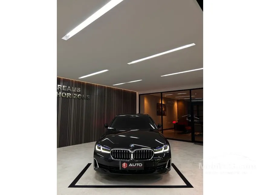 2023 BMW 530i Opulence Sedan