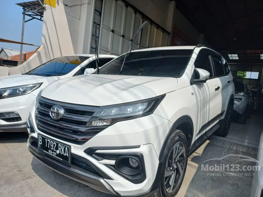 Jual Mobil Toyota Rush 2022 S GR Sport 1.5 di Jawa Barat Automatic SUV Putih Rp 245.000.000