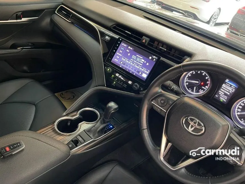 2020 Toyota Camry V Sedan