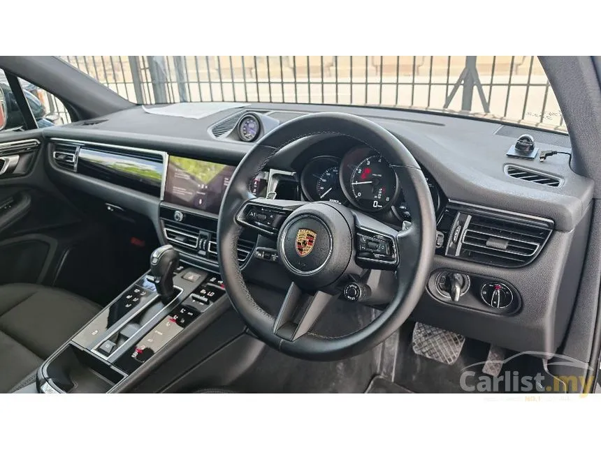 2022 Porsche Macan SUV