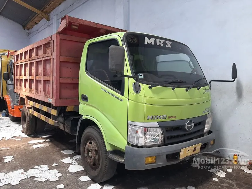 Jual Mobil Hino Dutro 2017 4.0 di Jawa Timur Manual Trucks Hijau Rp 300.000.000
