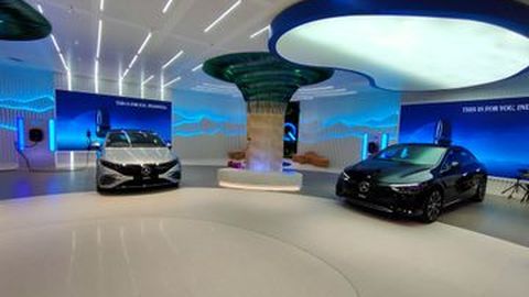 Dua Model Ini Awali Sepak Terjang Mercedes-Benz di Pasar Mobil Listrik Indonesia