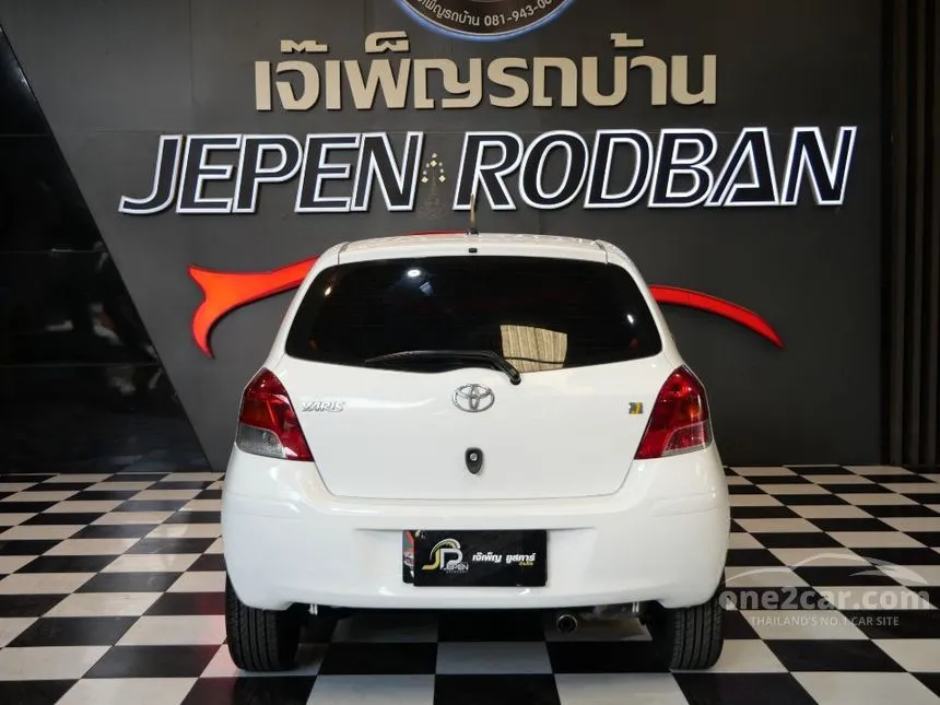 2010 Toyota YARIS J Hatchback