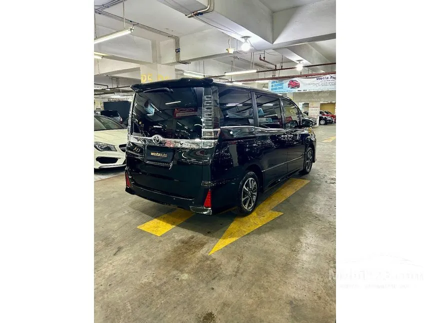 2017 Toyota Voxy MPV