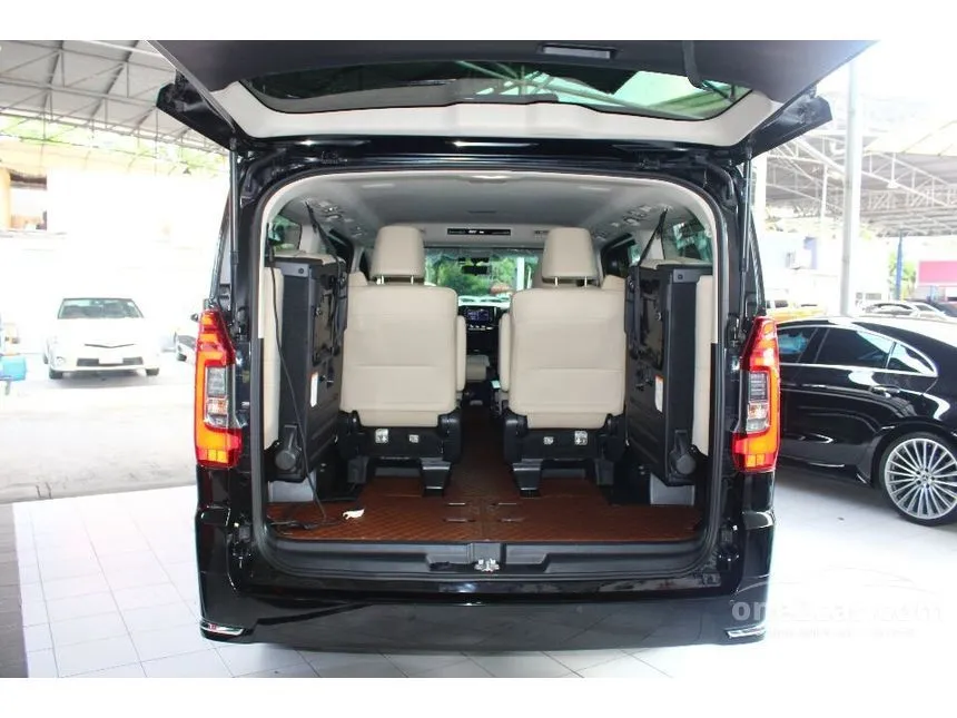 2021 Toyota Majesty Standard Van