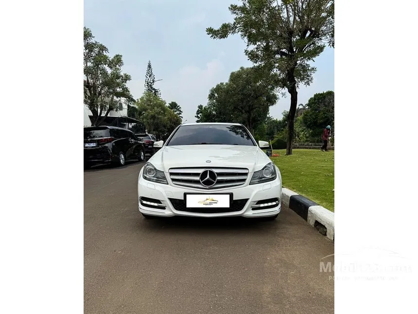 2013 Mercedes-Benz C200 Avantgarde CGI Sedan