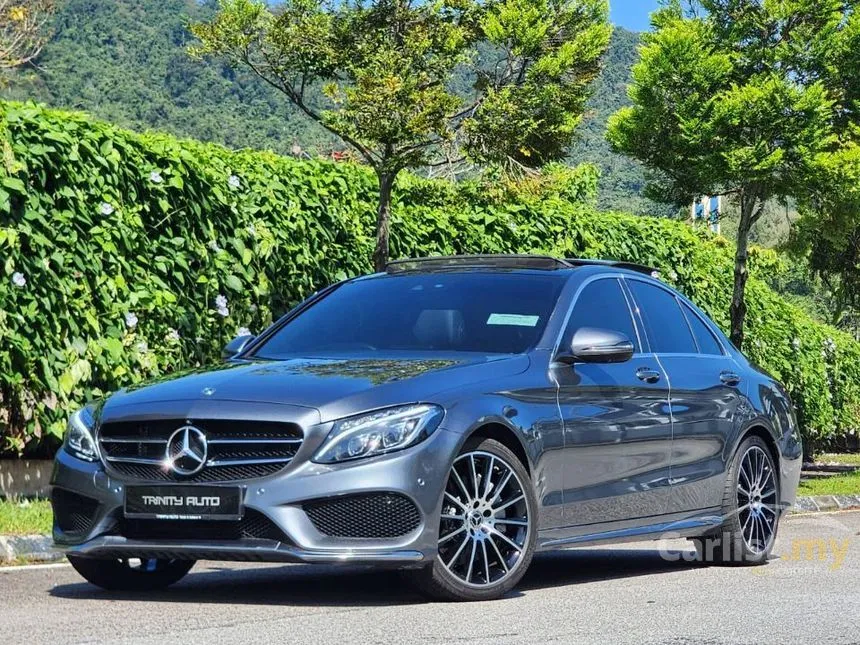 2018 Mercedes-Benz C350 e Avantgarde AMG Line interior Sedan