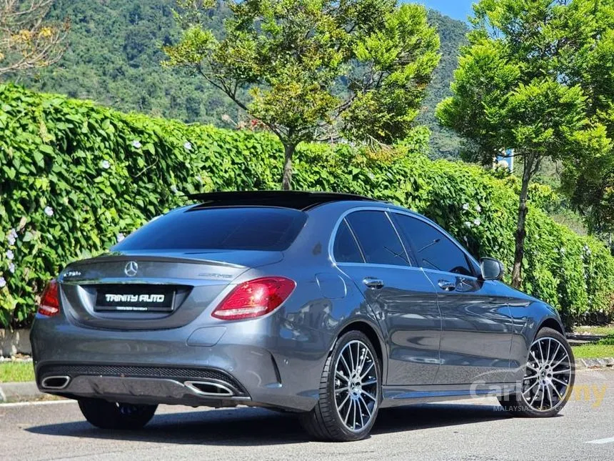 2018 Mercedes-Benz C350 e Avantgarde AMG Line interior Sedan