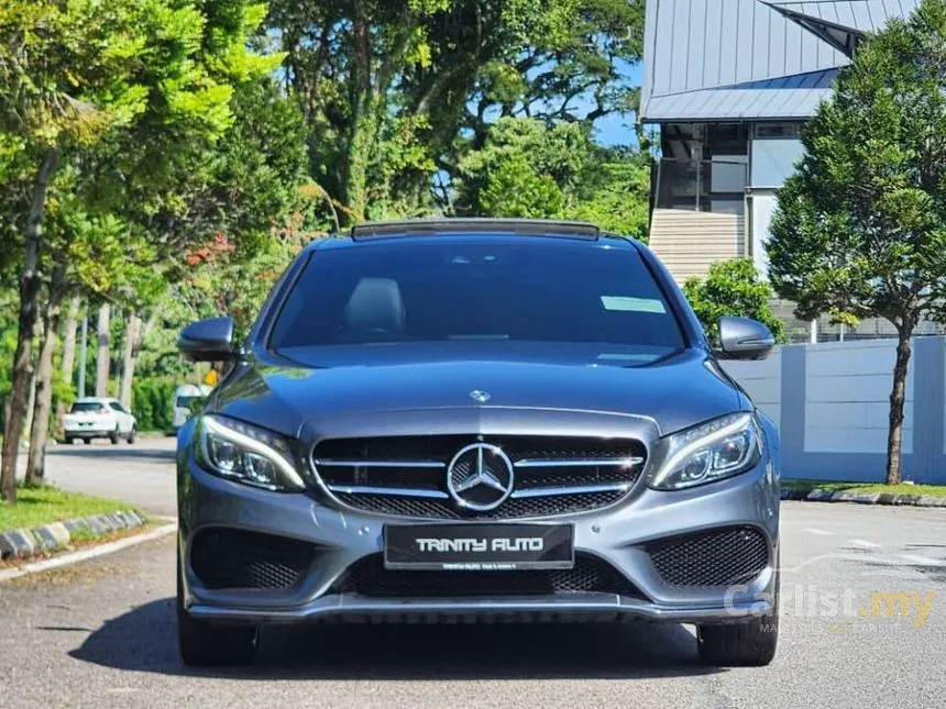 2018 Mercedes-Benz C350 e Avantgarde AMG Line interior Sedan