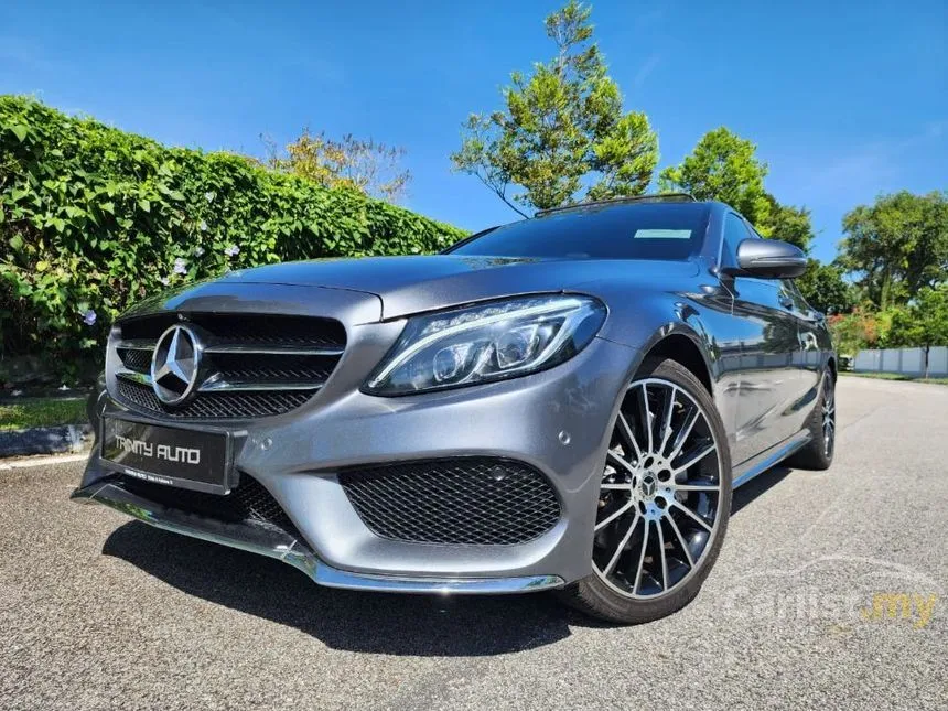 2018 Mercedes-Benz C350 e Avantgarde AMG Line interior Sedan