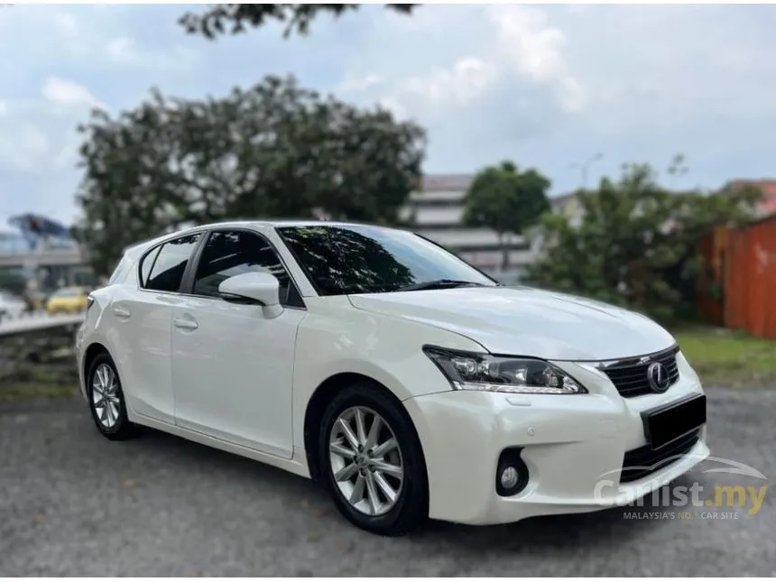 2011 Lexus CT200h Luxury Hatchback