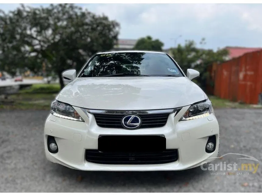 2011 Lexus CT200h Luxury Hatchback