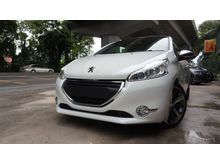 Peugeot 208 SPORT (A) 1YEAR WARRANTY 2014,PEARL WHITE IN COLOUR,PANAROMIC ROOF,2 DOORS SPORT,ORIGINAL LOW MILEAGE ONLY 50KM,ONE TEACHER OWNER